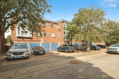 Whernside Close, London, SE28