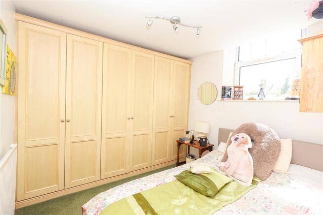 2 bed Detached for sale Image 6
