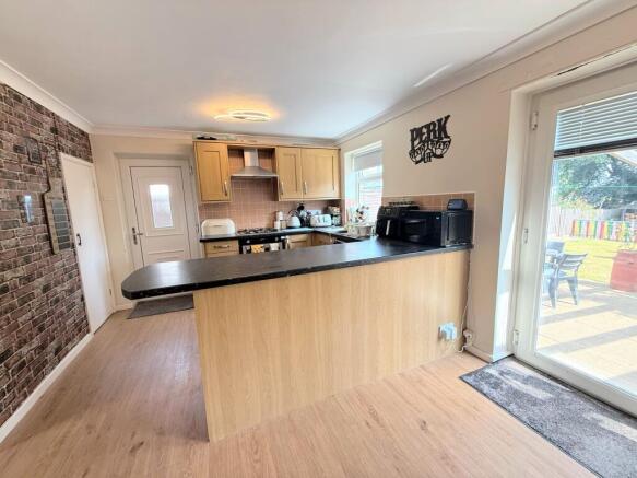 2 bed Semi-Detached for sale Image 12
