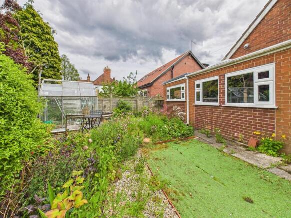 2 bed Semi-Detached Bungalow for sale Image 10