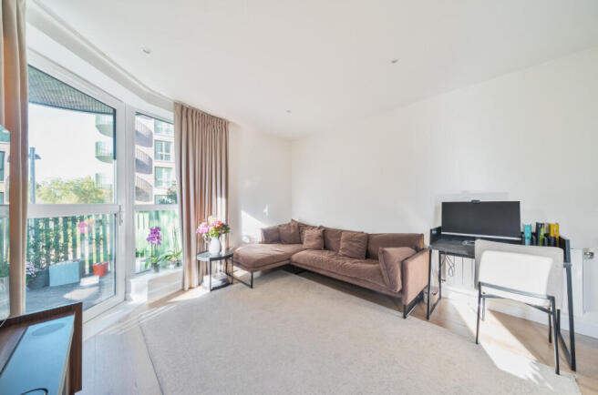 1362723-9-68e3dc6...