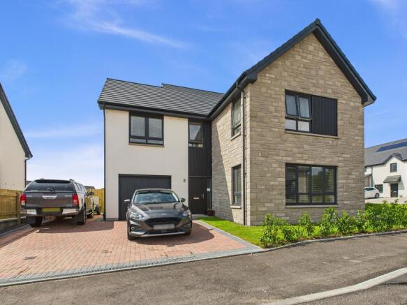 CAM03481G0-PR0111-STILL028