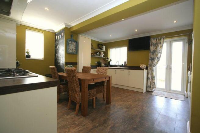 Kitchen/Breakf...