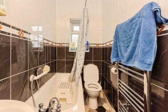4 bed Terraced for sale Image 11