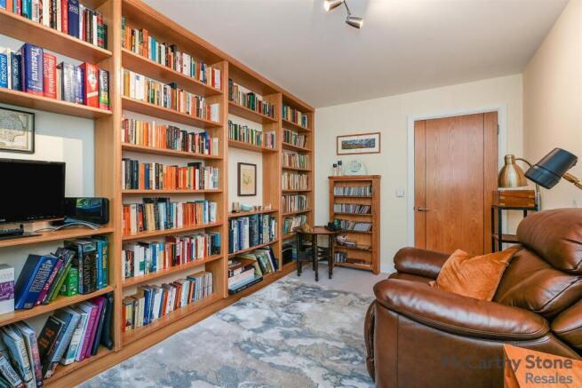 2 bed Apartment for sale Image 11