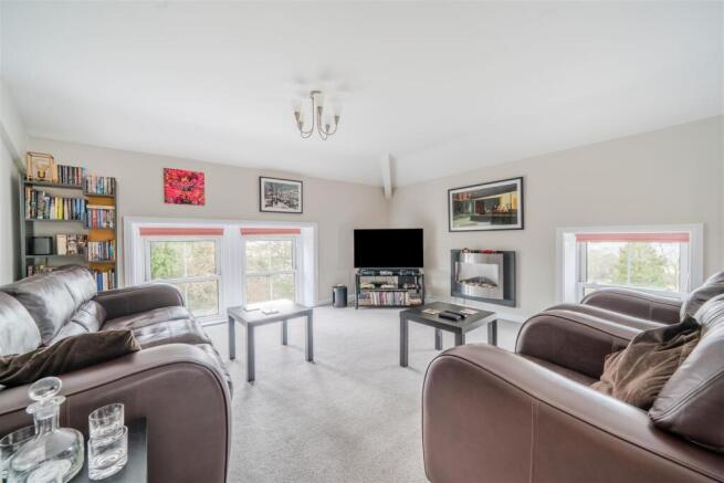 Living Room-2.jpg