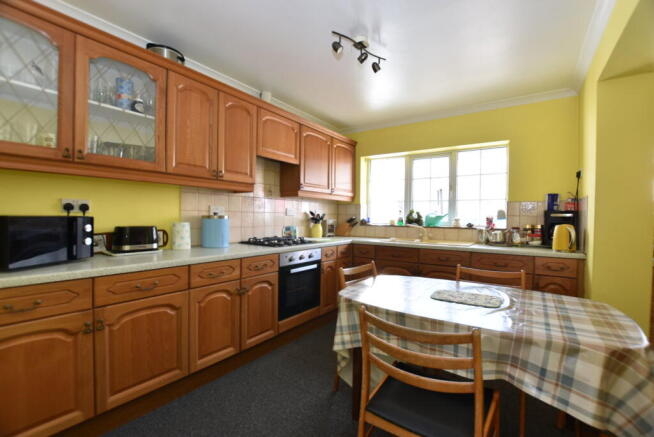 3 bed Detached for sale Image 8