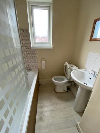4 bed Terraced to rent Image 10