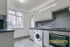 53, Moira Court, Balham High Road, London SW17 7AQ