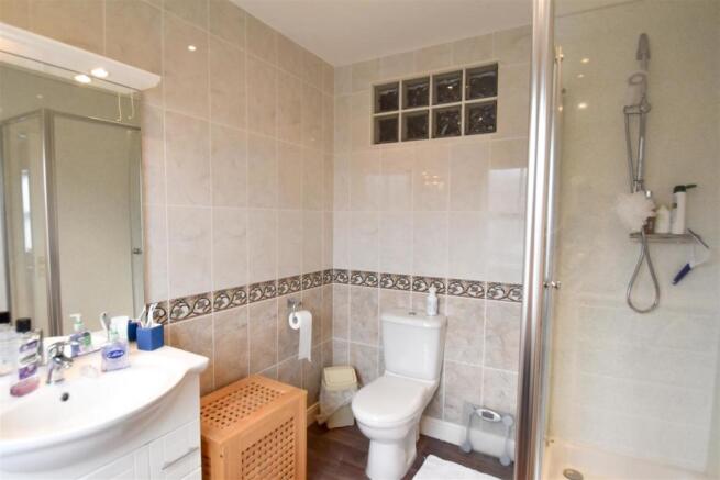 Ensuite - The Old Village.jpg