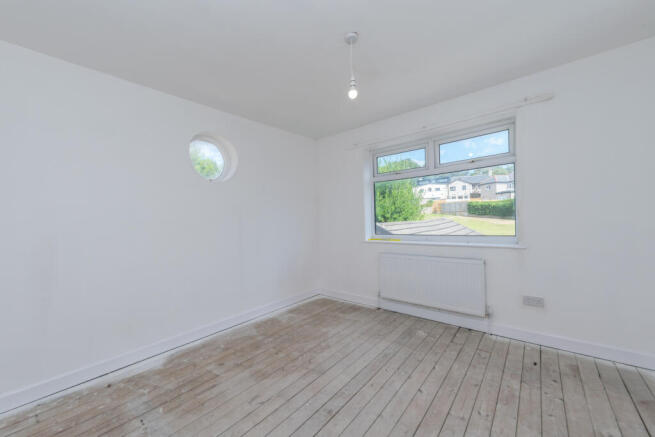 4 bed Semi-Detached for sale Image 11