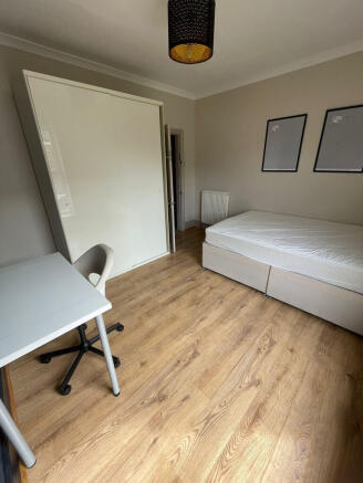 3 bed House to rent Image 6