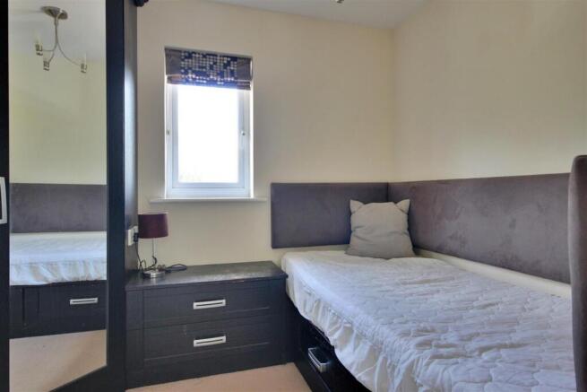 4 bed Semi-Detached for sale Image 11