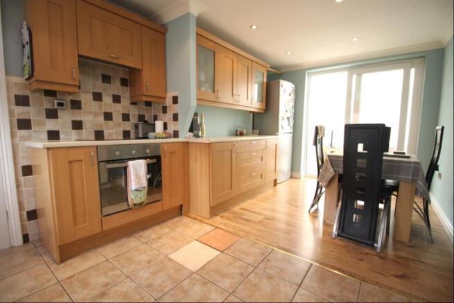 Kitchen/Dining Area