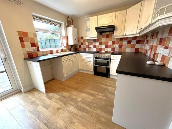 KITCHEN / DINER