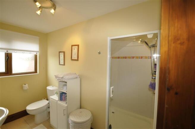 EN SUITE SHOWER ROOM