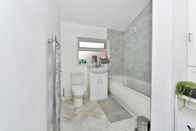 2 bed Terraced for sale Image 8