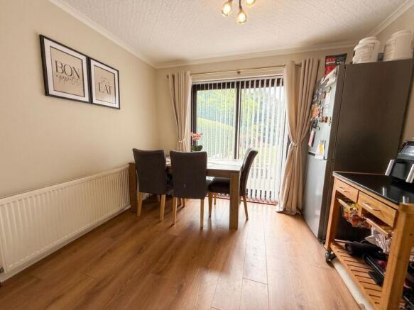 3 bed Semi-Detached for sale Image 5