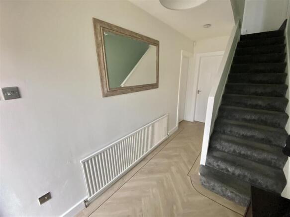 4 bed Semi-Detached for sale Image 6