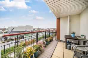 24, Arethusa House, Gunwharf Quays, Portsmouth PO1 3TQ