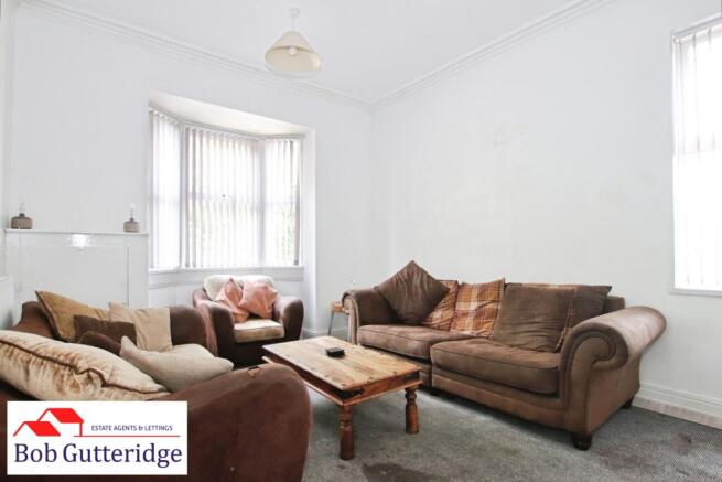 BAY FRONTED LOUNGE