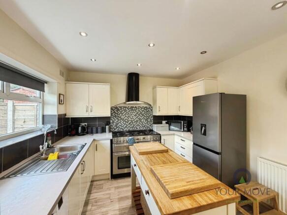 Kitchen / Dining