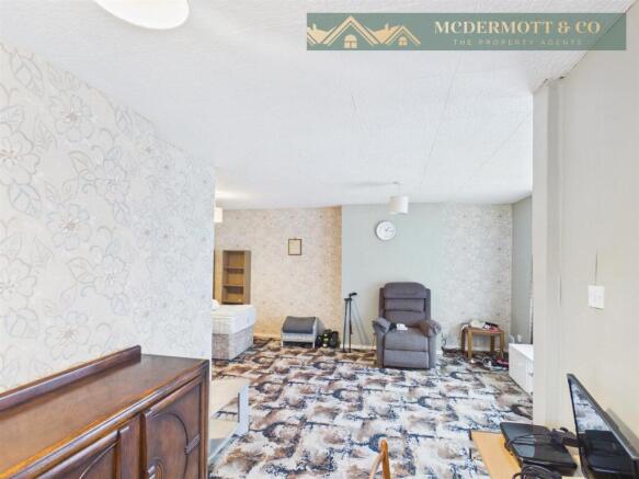 17, Ely Crescent, Failsworth photo 4