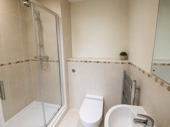2 bed Flat to rent Image 5