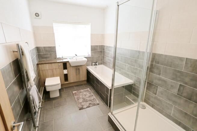 BATHROOM SUITE
