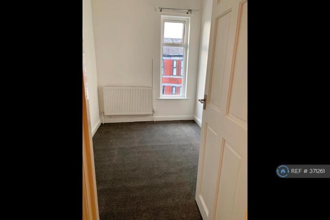 Smaller Front Bedroom 4