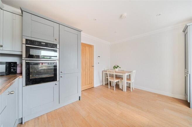 3 bed House for sale Image 6