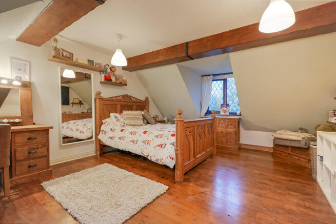 5 bed Barn Conversion for sale Image 11