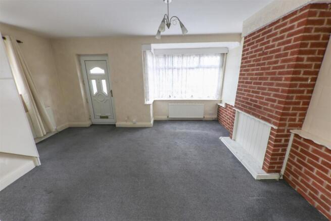 3 bed Semi-Detached for sale Image 2