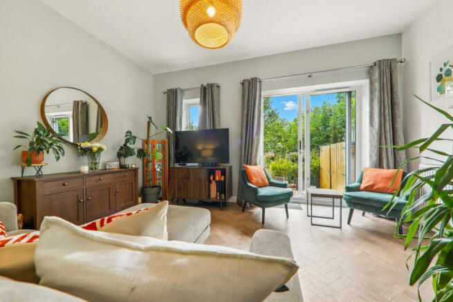 3 bed Town House for sale Image 5