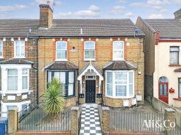 112c, Bridge Road, Grays RM17 6DA