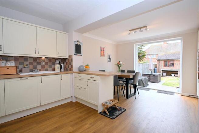 Kitchen/Dining Room