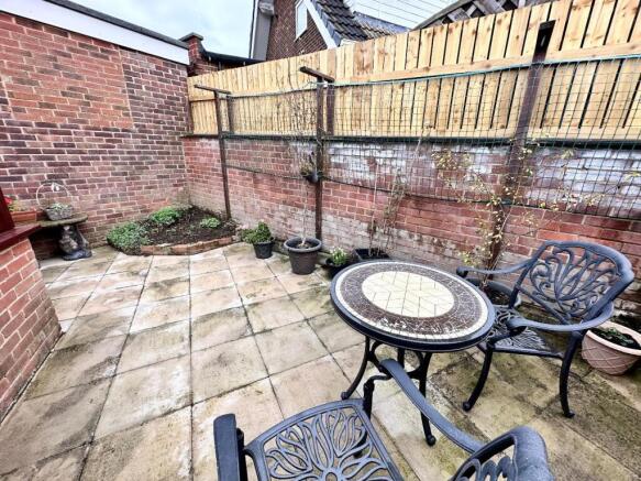 FURTHER EXTERNAL PHOTOGRAPHS