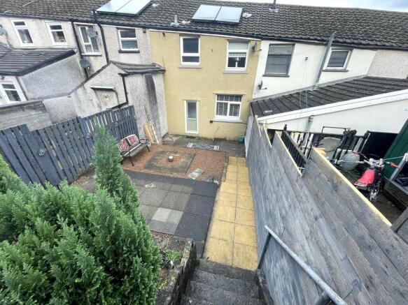 Rear garden 2.JPG