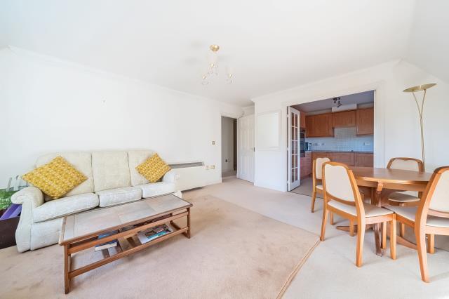 Living Room / Dining
