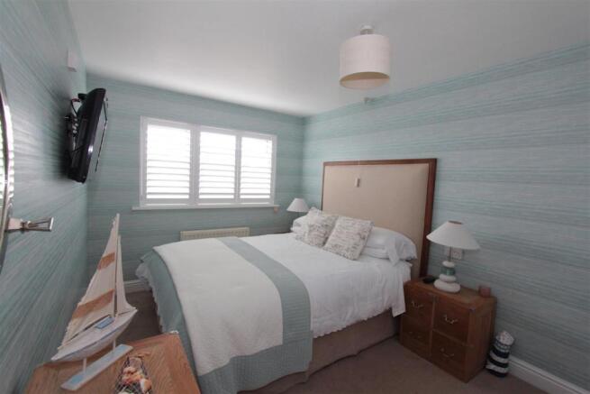 Downstairs Bedroom: