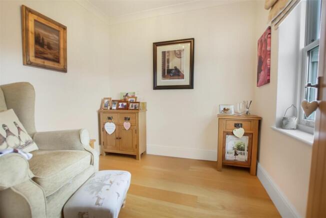 3 bed Detached for sale Image 11