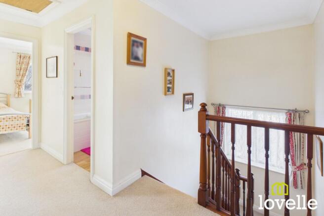 4 bed Detached for sale Image 12