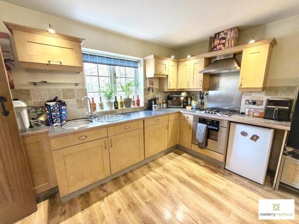 2 bed Terraced for sale Image 6