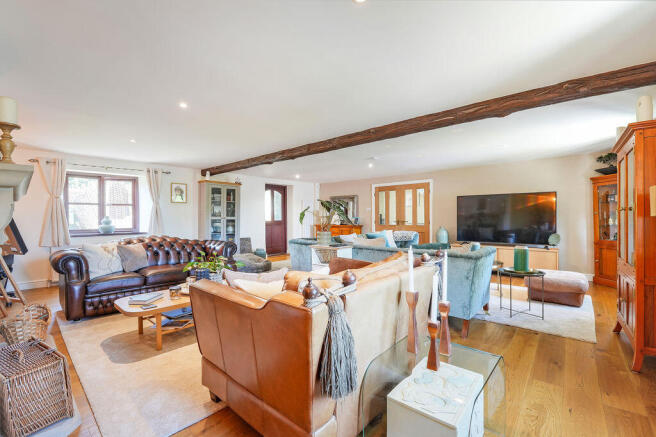 4 bed Detached for sale Image 7