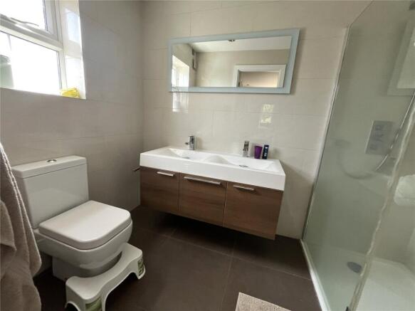 4 bed Detached for sale Image 11
