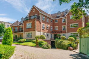 6, 40 Latimer Place, Eastbury Avenue, Northwood HA6 3FD