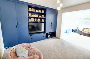 12, Cadle Close, Leicester LE9 4HD