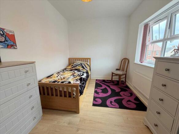4 bed House for sale Image 10