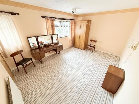 2 bed Semi-Detached for sale Image 7