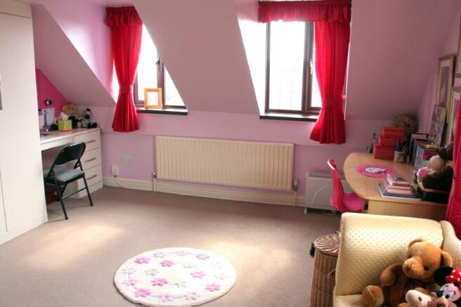 BEDROOM 2